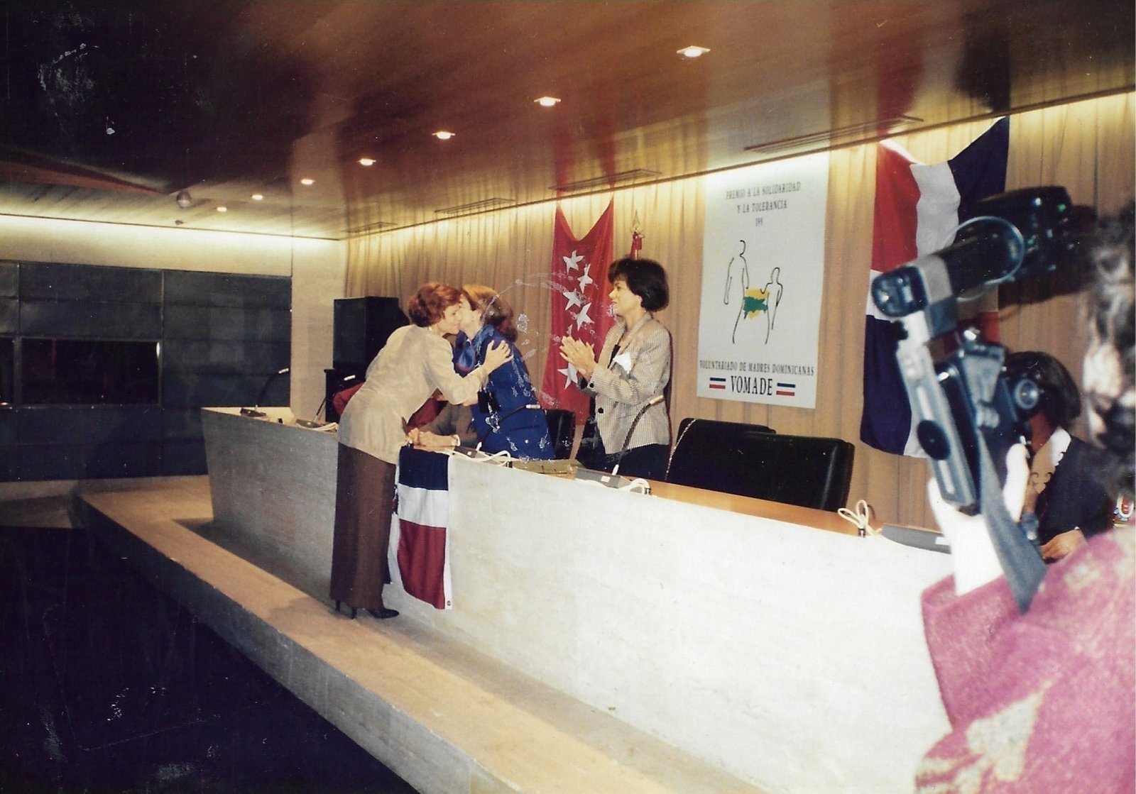 Entrega de premios a Altagracia Rodríguez 1995